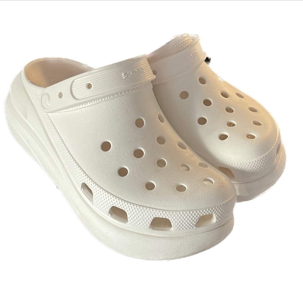 CHUNKY PLATFORM CROCS - SIZE 11